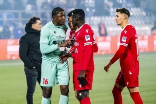 Les esprits se sont un peu échauffés entre Timothy Fayulu et Gora Diouf au coup de sifflet final.